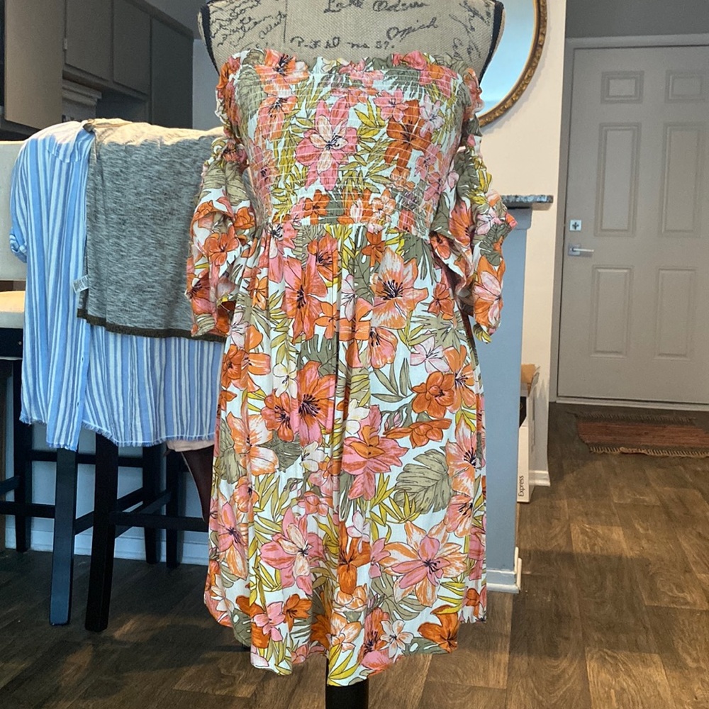 Billabong floral Hawaiian dress
